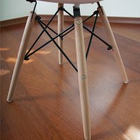 NOWOCZESNY ZESTAW STÓŁ OKRĄGŁY FI 80 DREWNOPODOBNY + 4 KRZESŁA GRAFITOWE