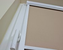 ROLETA W KASECIE UNI KOLEKCJA MATERIAŁÓW LUX