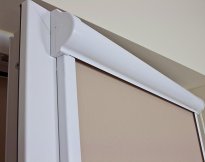 ROLETA W KASECIE UNI KOLEKCJA MATERIAŁÓW LUX