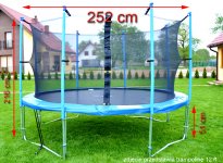 Trampolina ogrodowa marki TOP FITNESS z siatką wewnętrzną o średnicy 252 cm 8 FT 